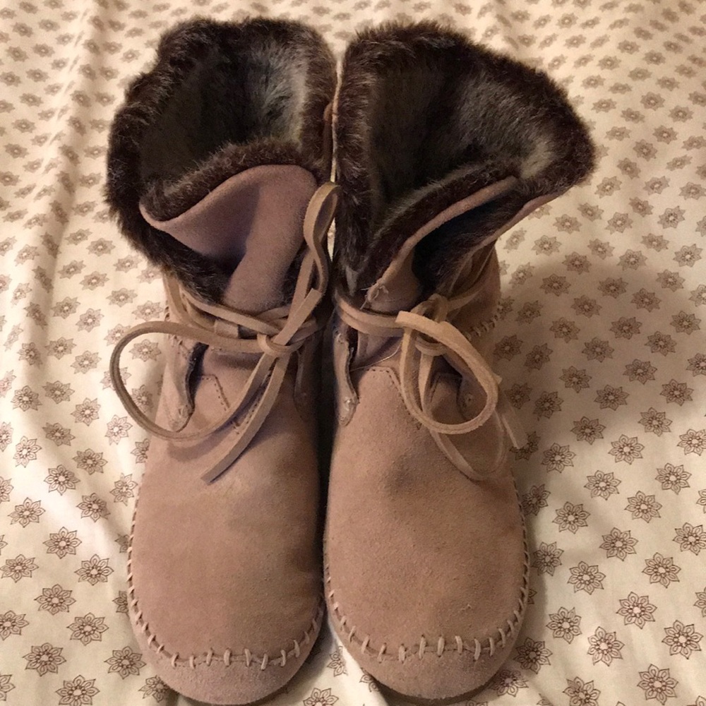 TOMS Moccasins